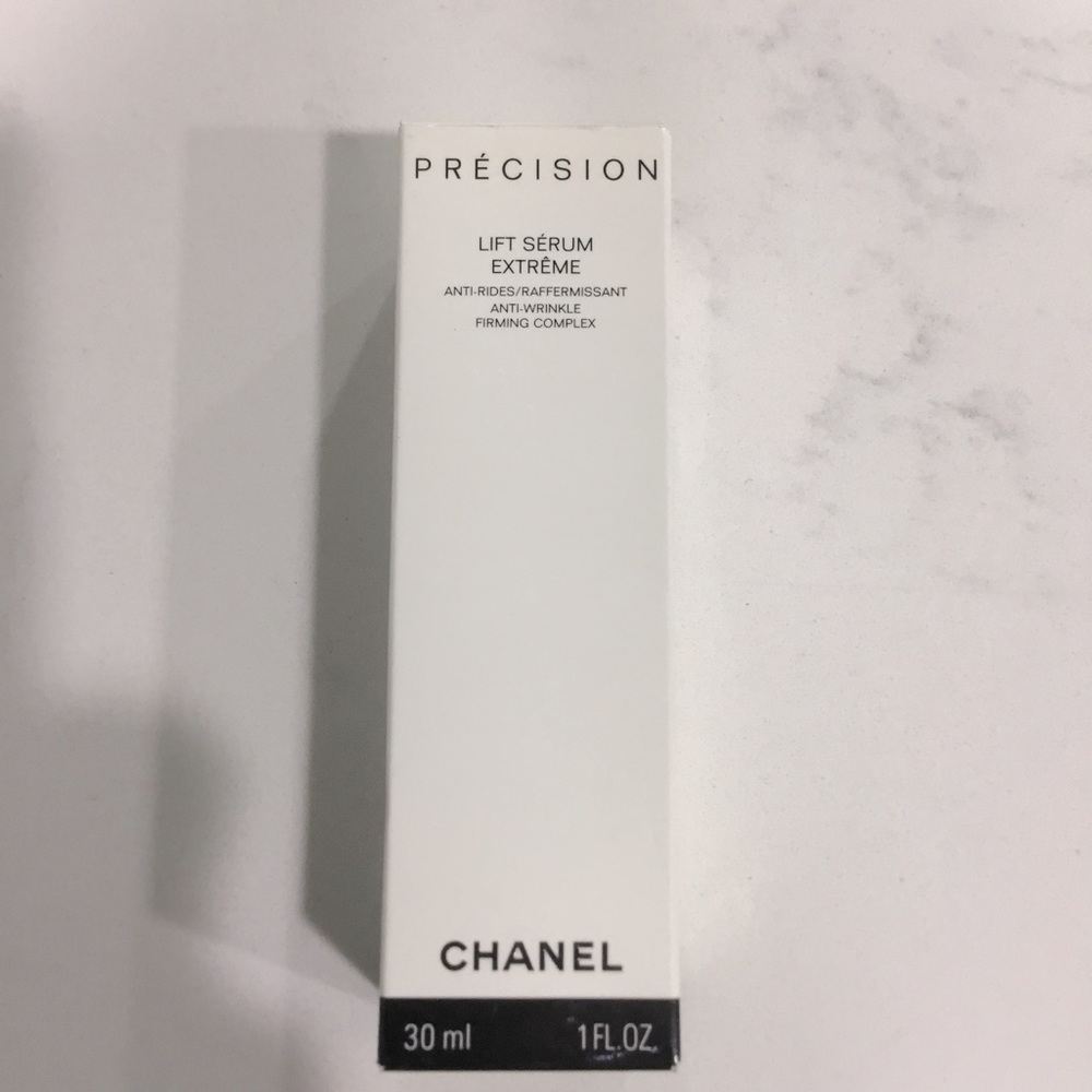 CHANEL Lift Serum Supreme. New in Box